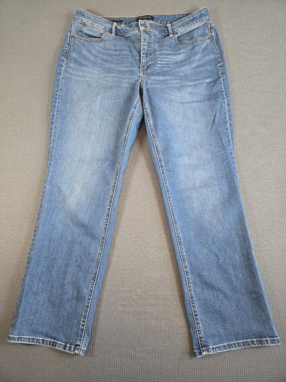 Talbots Flawless Five-Pocket Petite Straight Jeans Size 14P Medium Wash — Excell